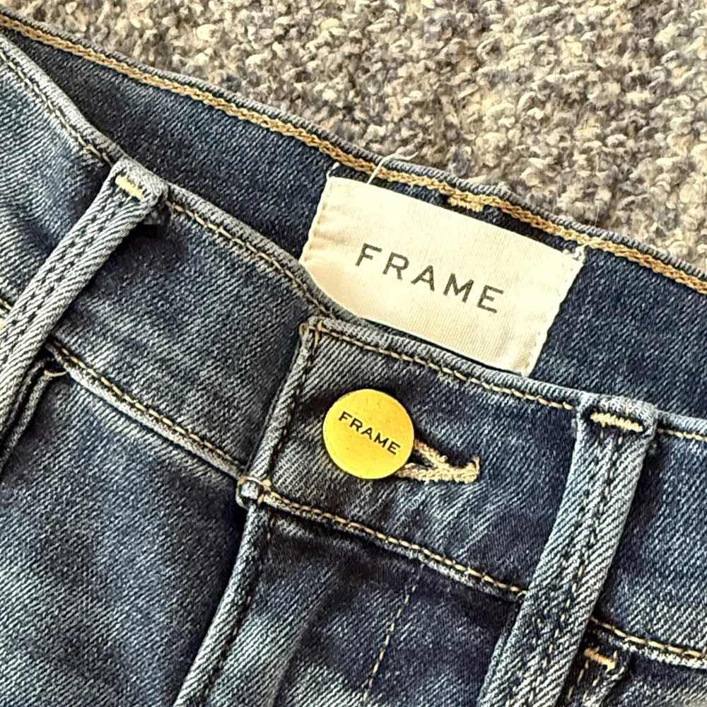 Frame Denim Le High Straight Distressed Jeans - Picture 2 of 4
